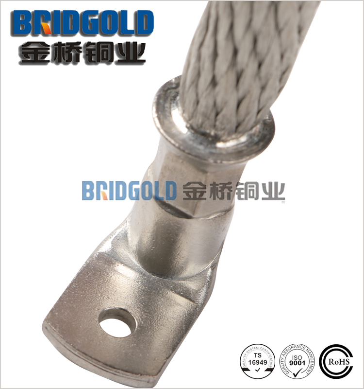 據(jù)客戶要求壓接不同類(lèi)型的銅鼻